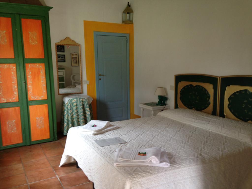 Hotel Ca' La Somara San Pantaleo Exterior foto